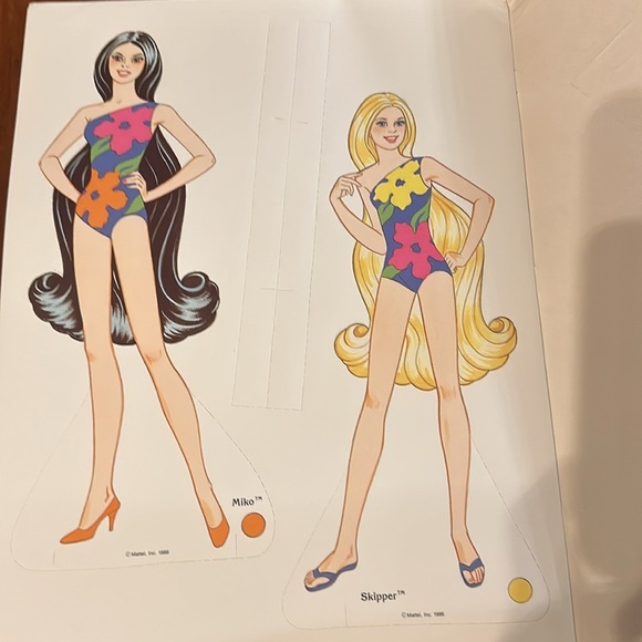 NWT Vintage Tropical Barbie Uncut Paper Dolls Golden Circa 1986 - Picture 4 of 8